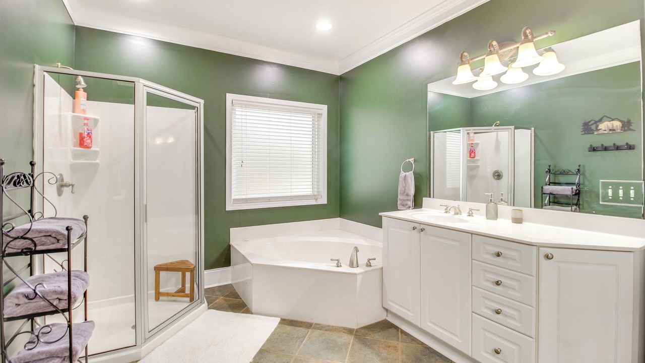 Photo of Bathroom in East Ellijay