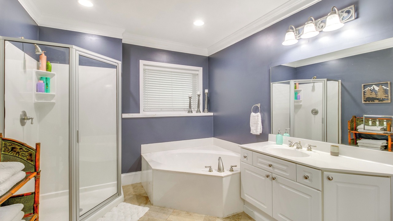 Photo of Bathroom in East Ellijay