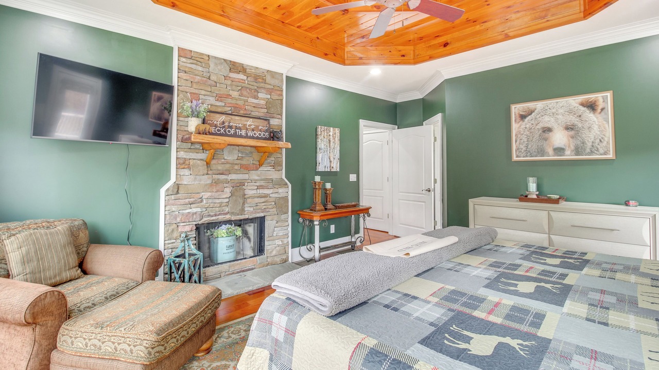 Photo of Bedroom in East Ellijay
