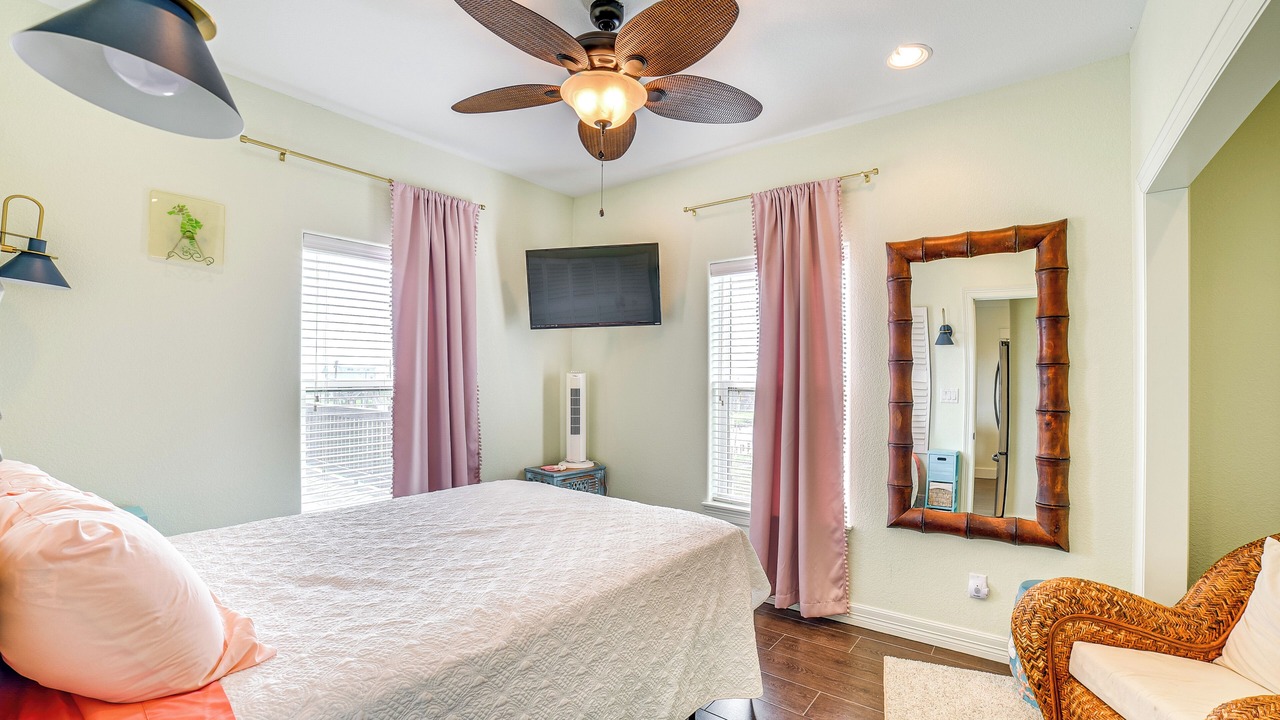 Photo of Bedroom in Port Bolivar