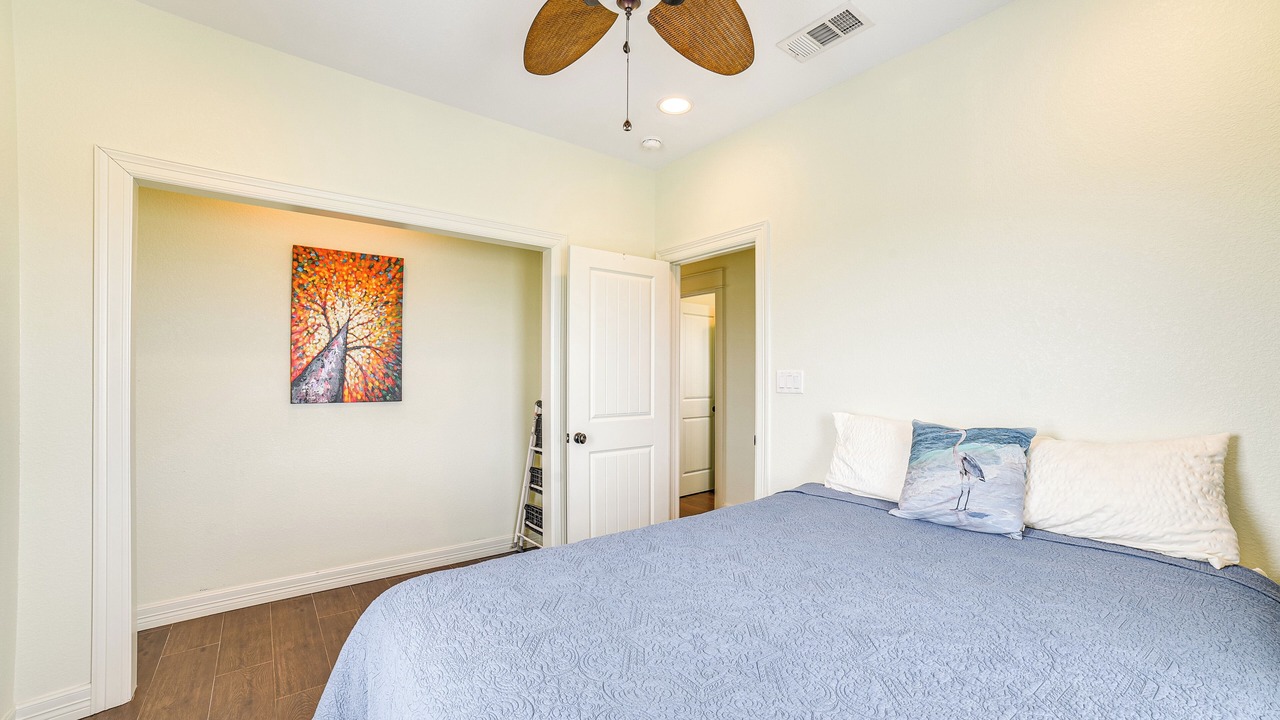 Photo of Bedroom in Port Bolivar