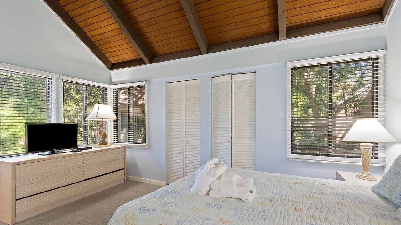Photo of Bedroom in Night Heron
