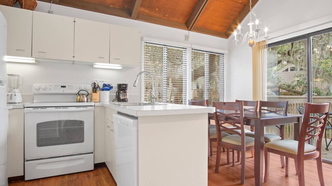 Photo of Kitchen in Night Heron