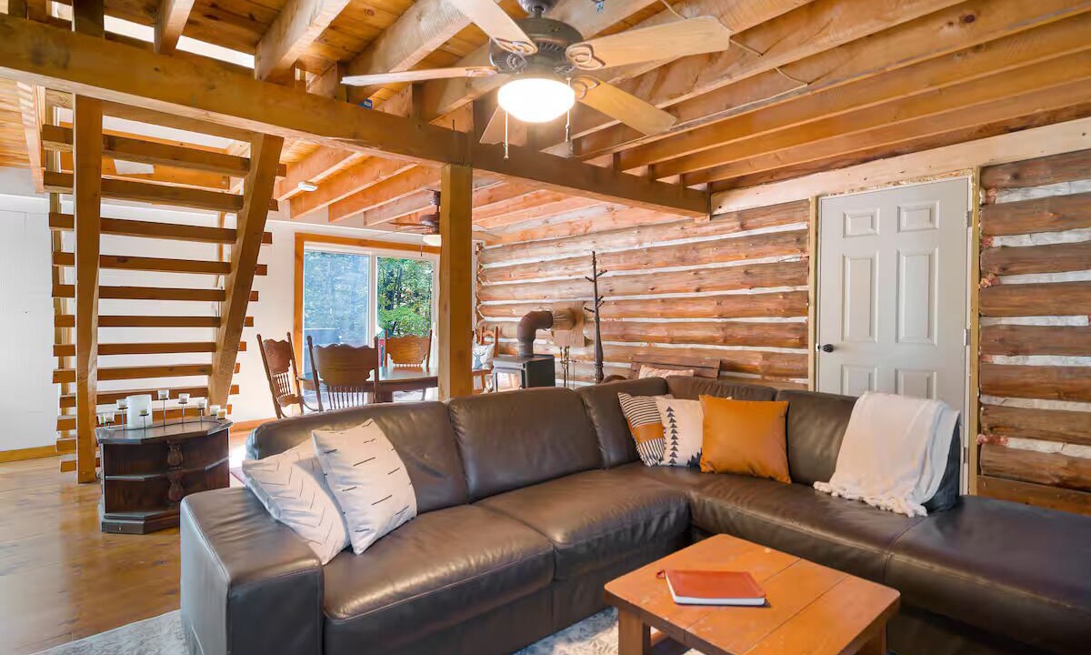 Photo of Livingroom in Mayfield