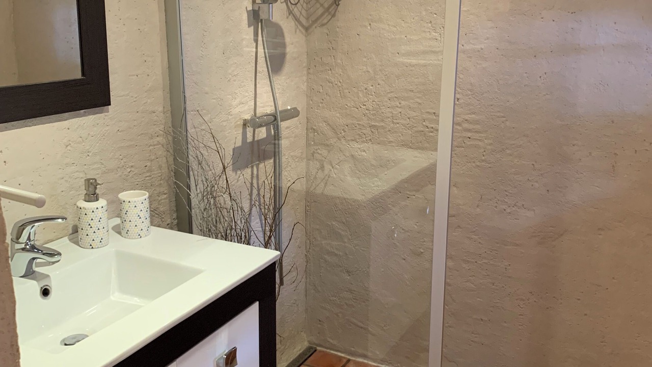 Photo of Bathroom in Saint-Caprais-de-Lerm
