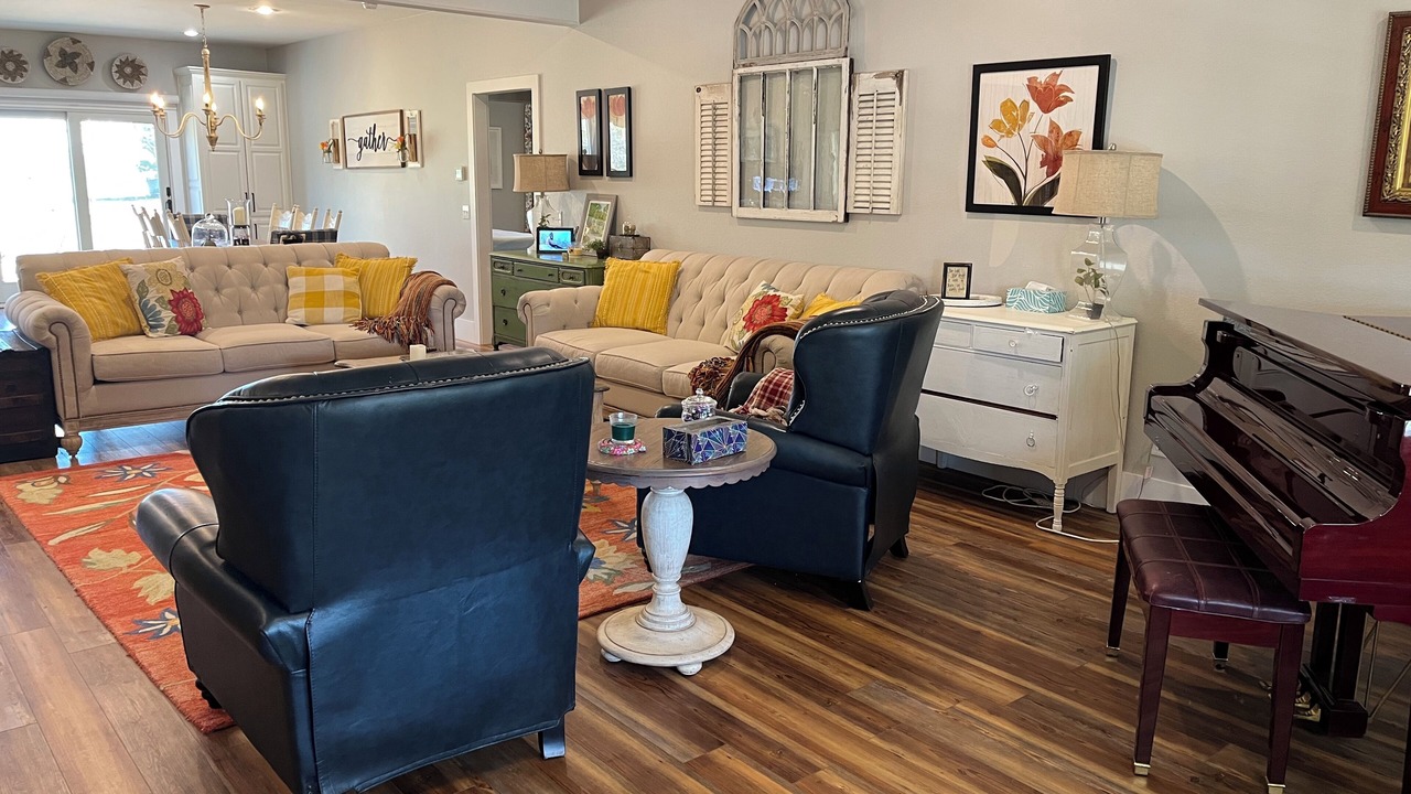Photo of Livingroom in Cassville