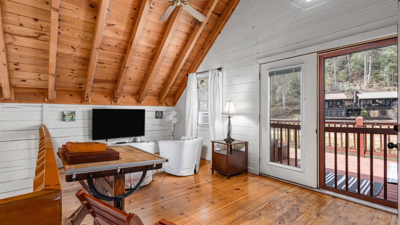 Photo of Livingroom in Murphy