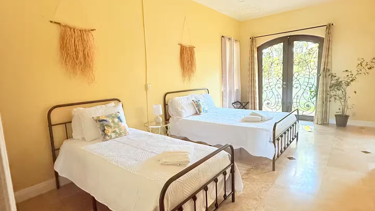 Photo of Bedroom in Pepeekeo