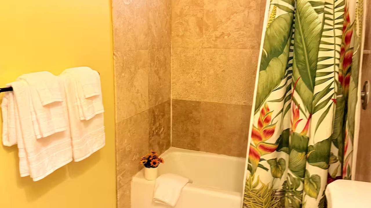 Photo of Bathroom in Pepeekeo