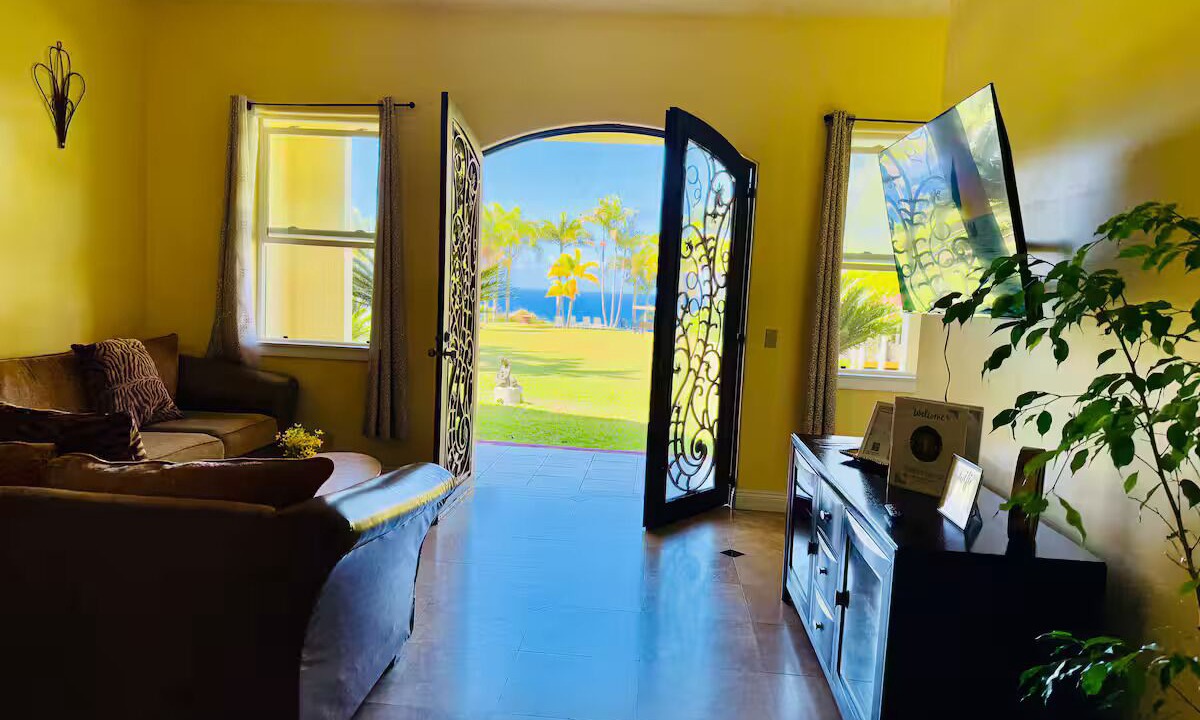 Photo of Livingroom in Pepeekeo