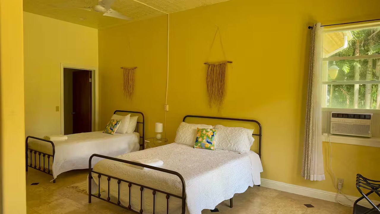 Photo of Bedroom in Pepeekeo