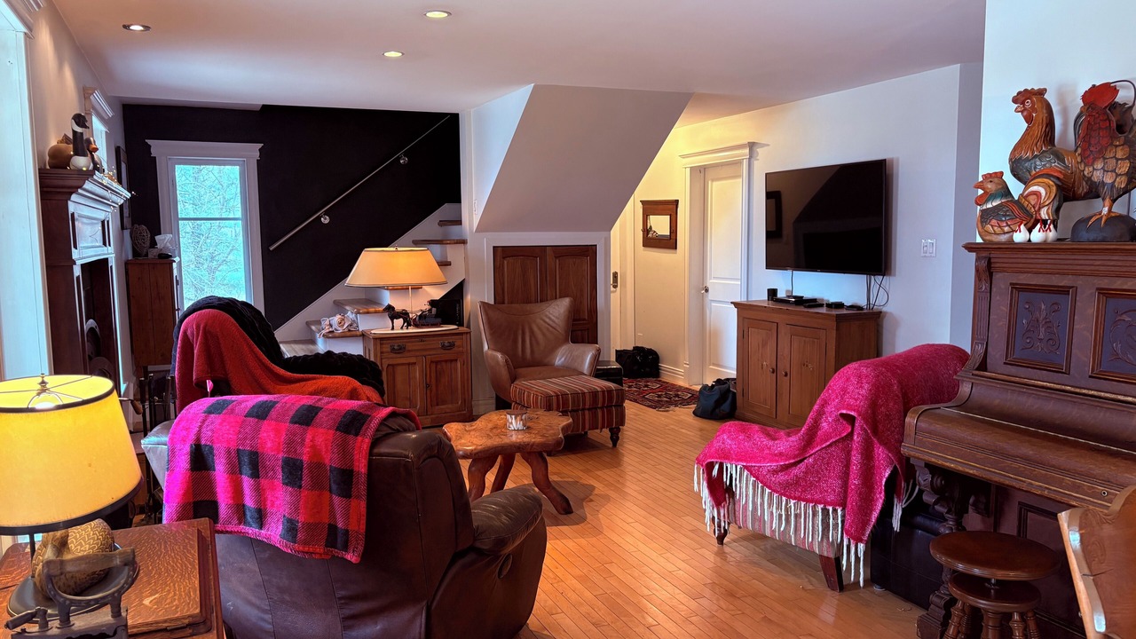 Photo of Livingroom in Bolton-Ouest