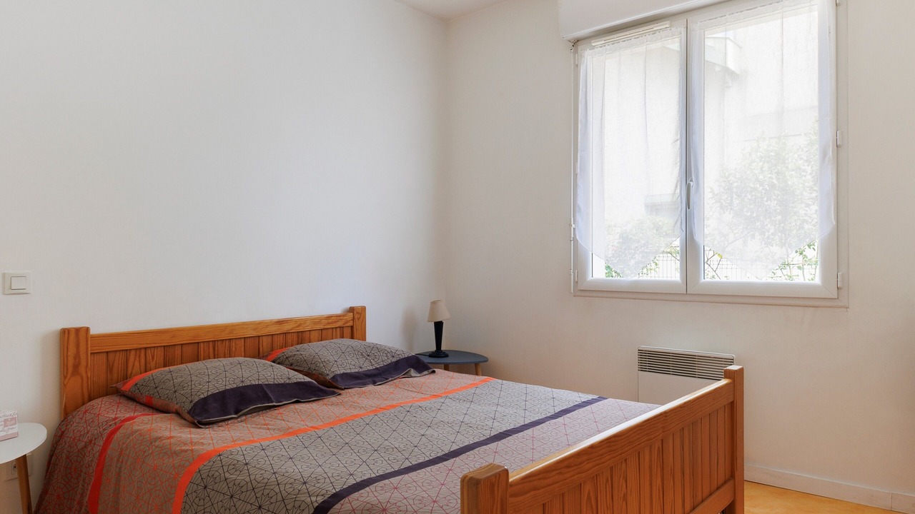 Photo of Bedroom in Libourne