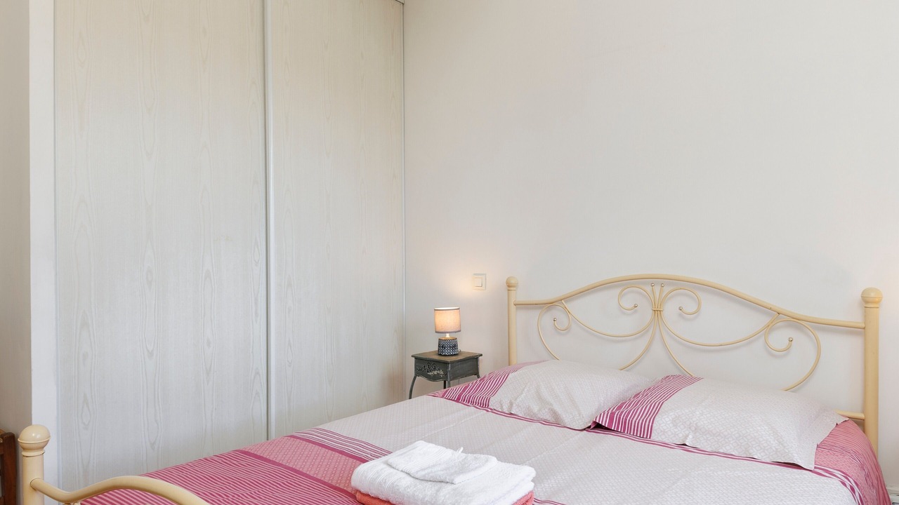 Photo of Bedroom in Libourne