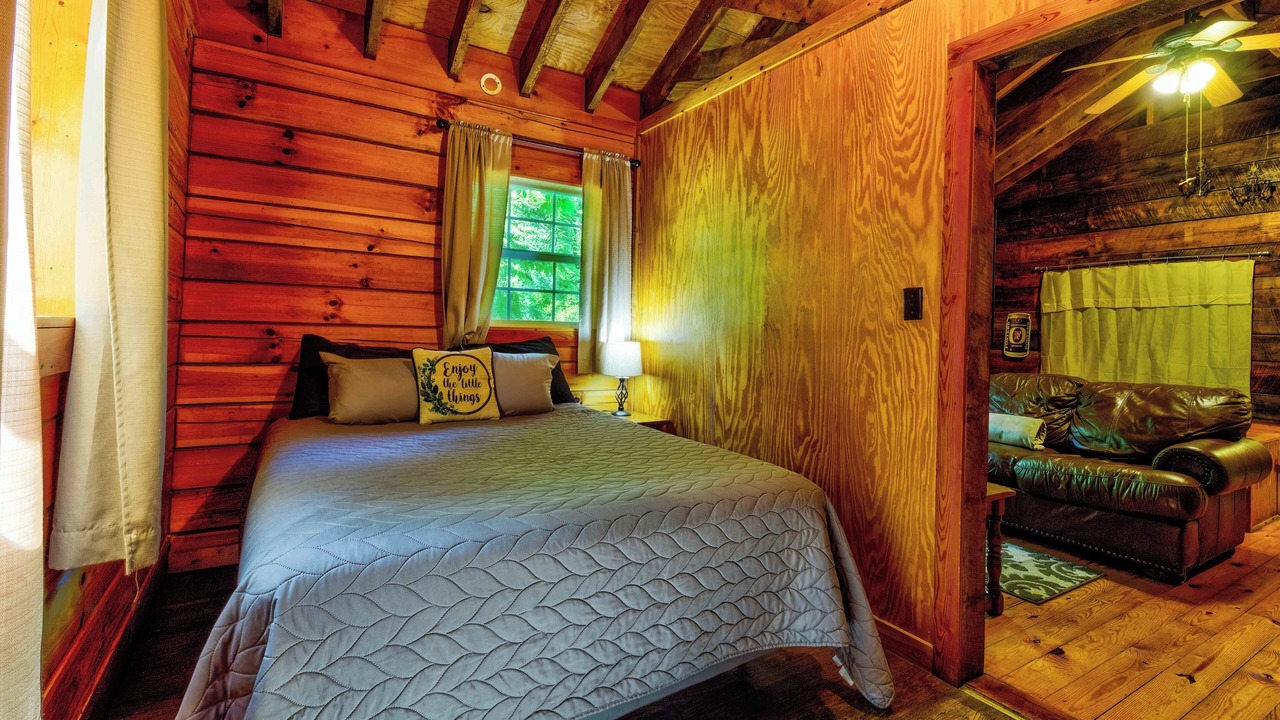 Photo of Bedroom in Cherokee
