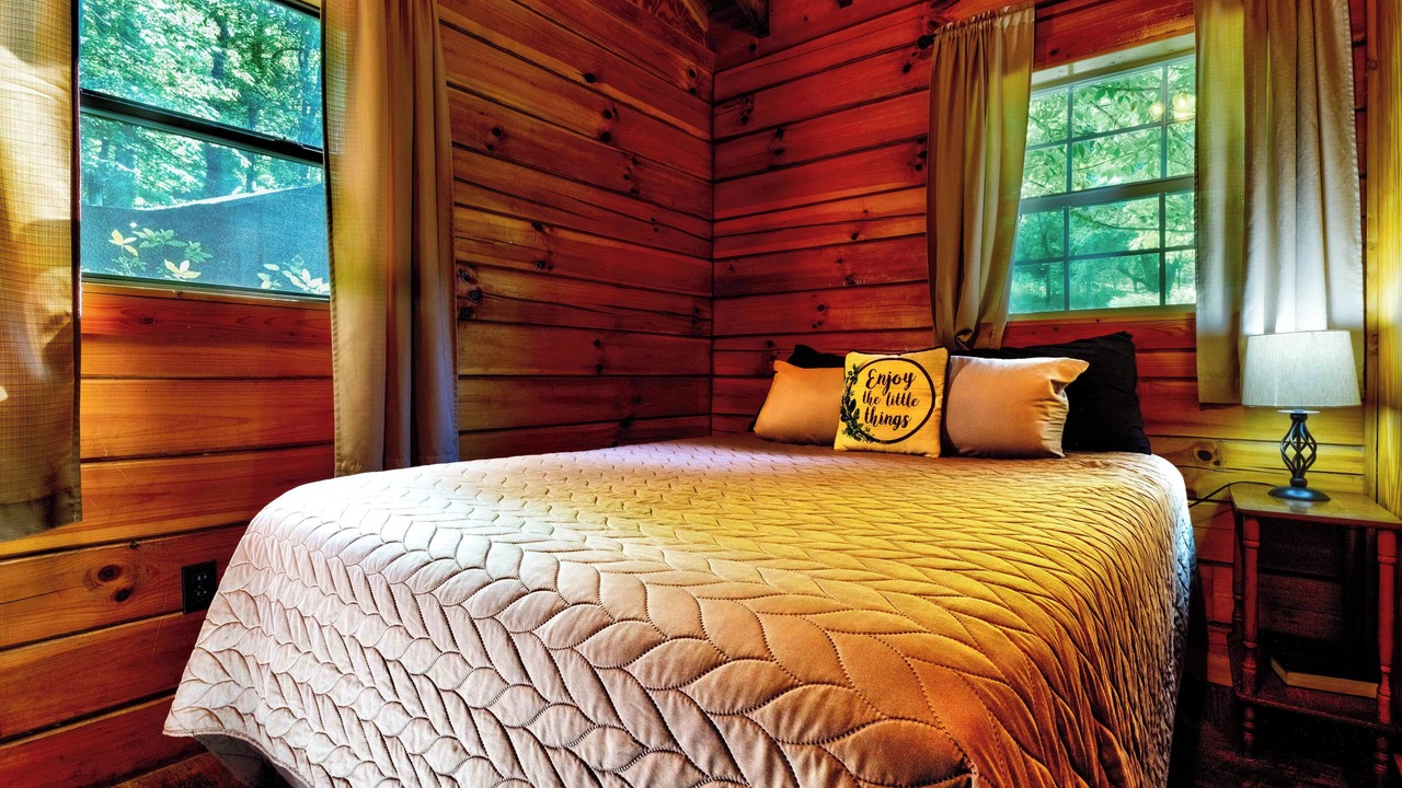 Photo of Bedroom in Cherokee