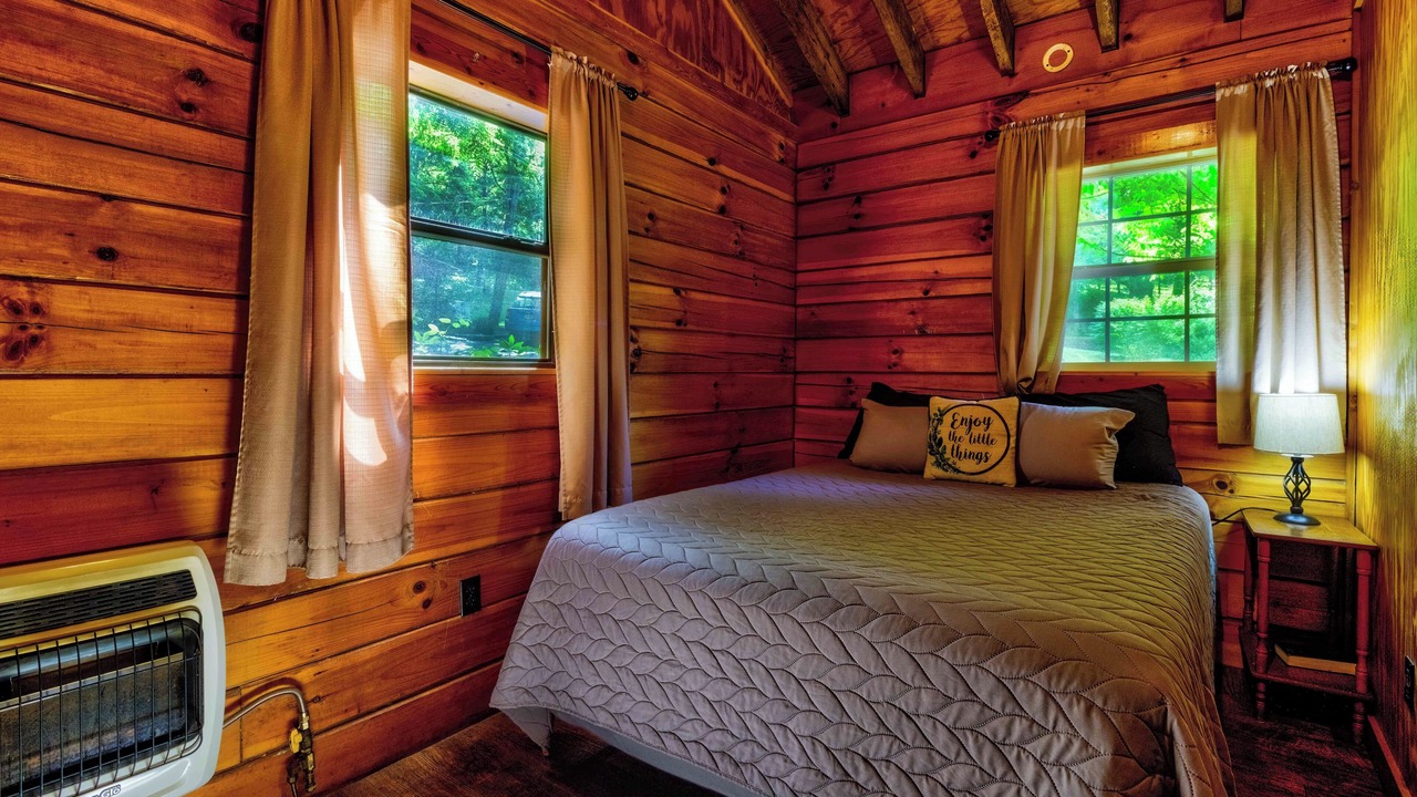Photo of Bedroom in Cherokee