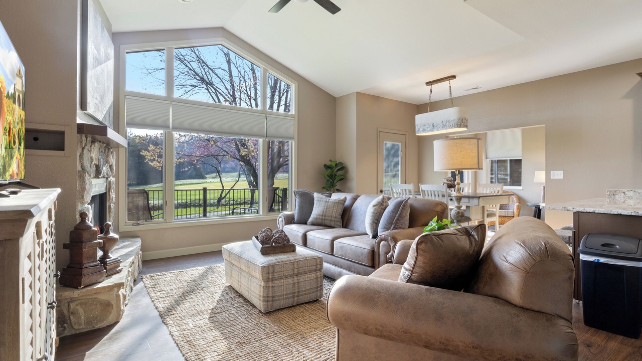 Photo of Livingroom in Camdenton