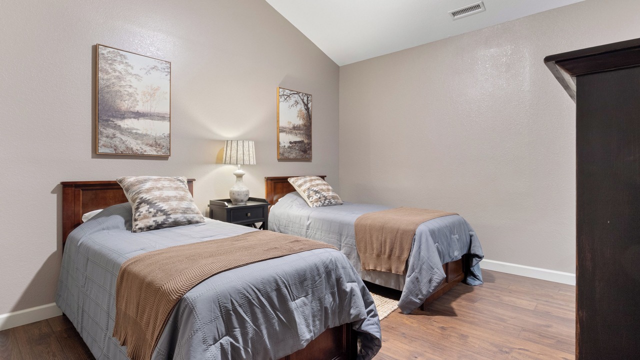 Photo of Bedroom in Camdenton