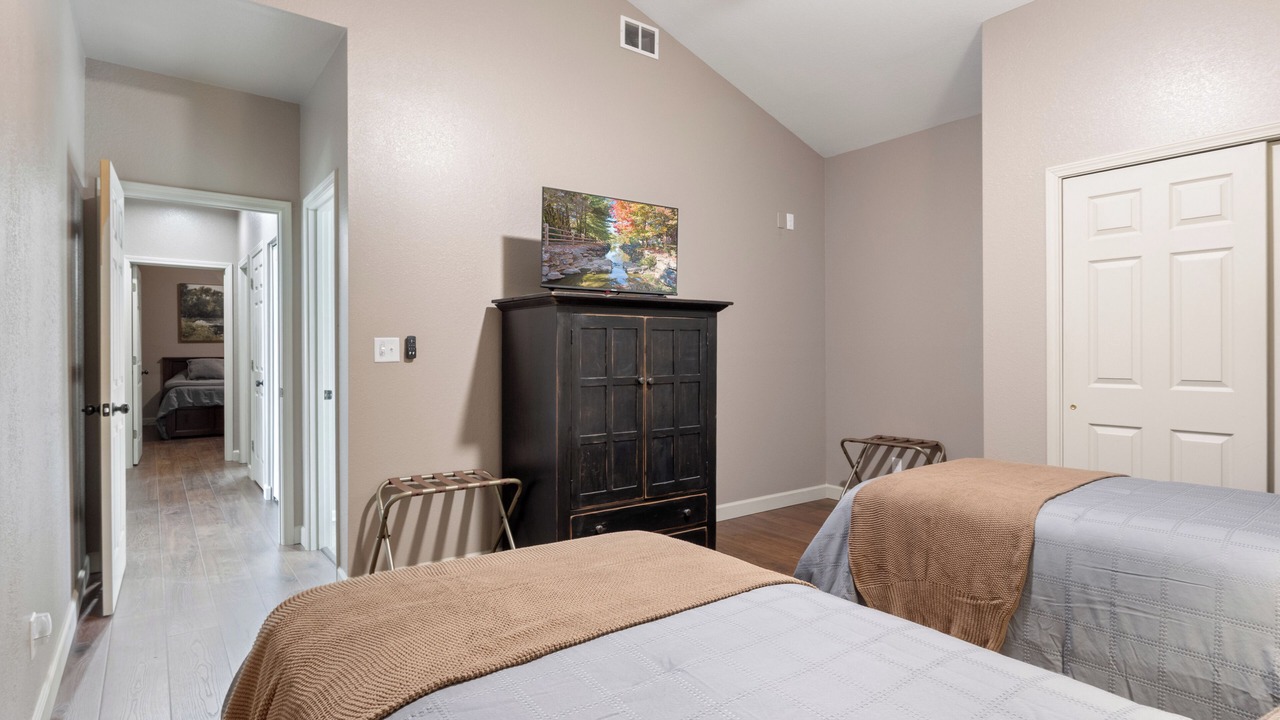 Photo of Bedroom in Camdenton
