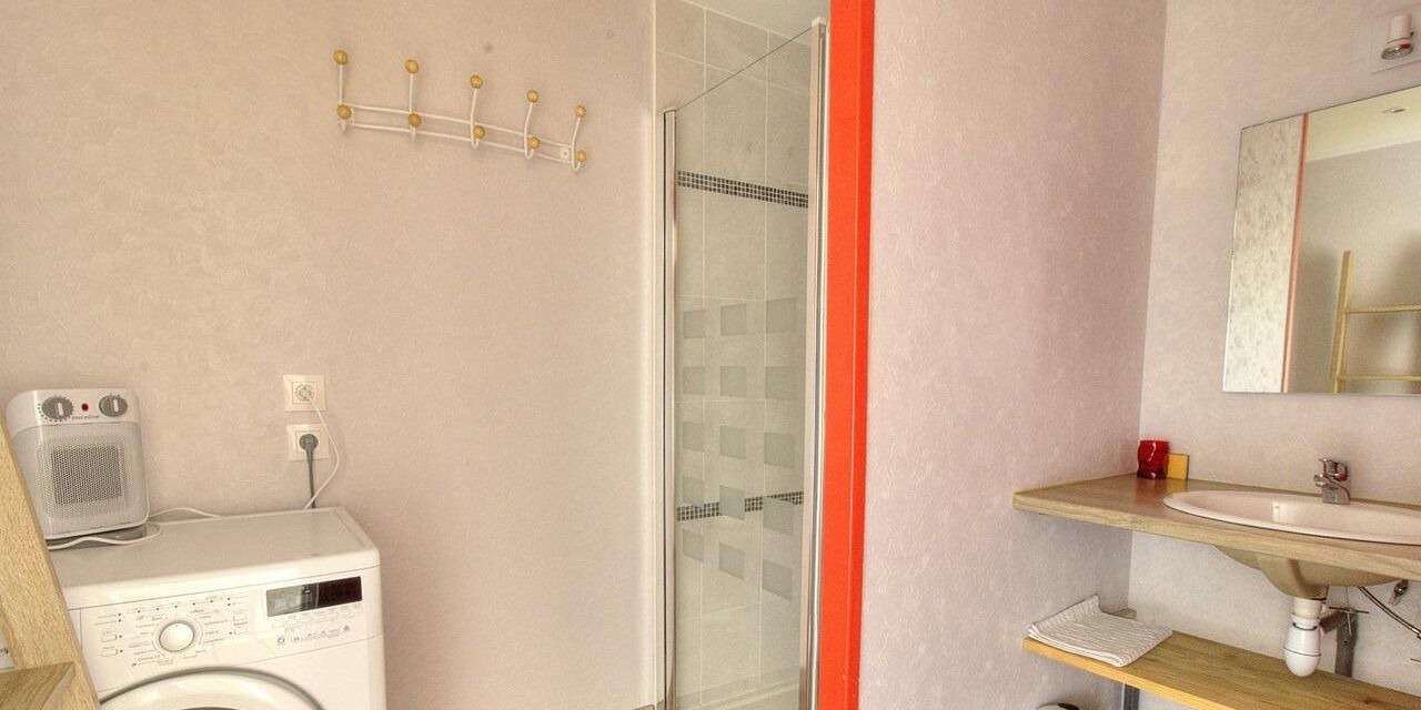 Photo of Bathroom in Fleurie