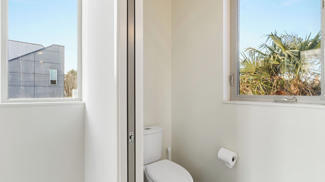 Photo of Bathroom in Central District