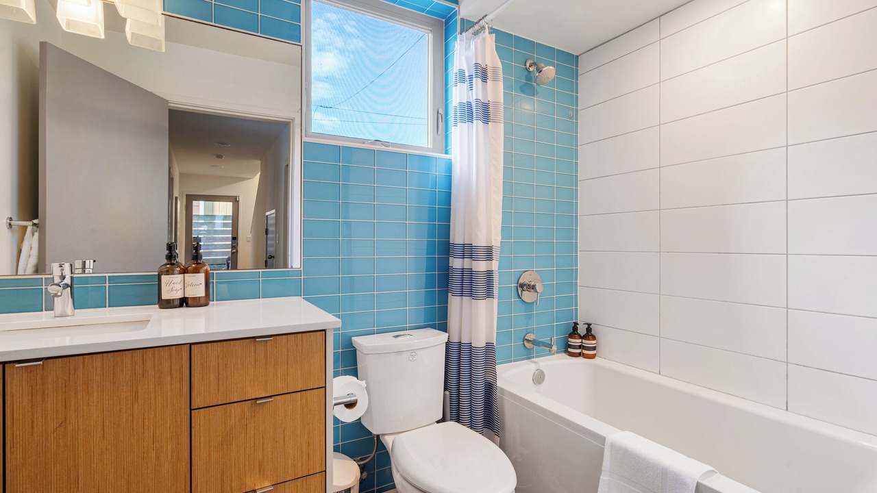 Photo of Bathroom in Central District