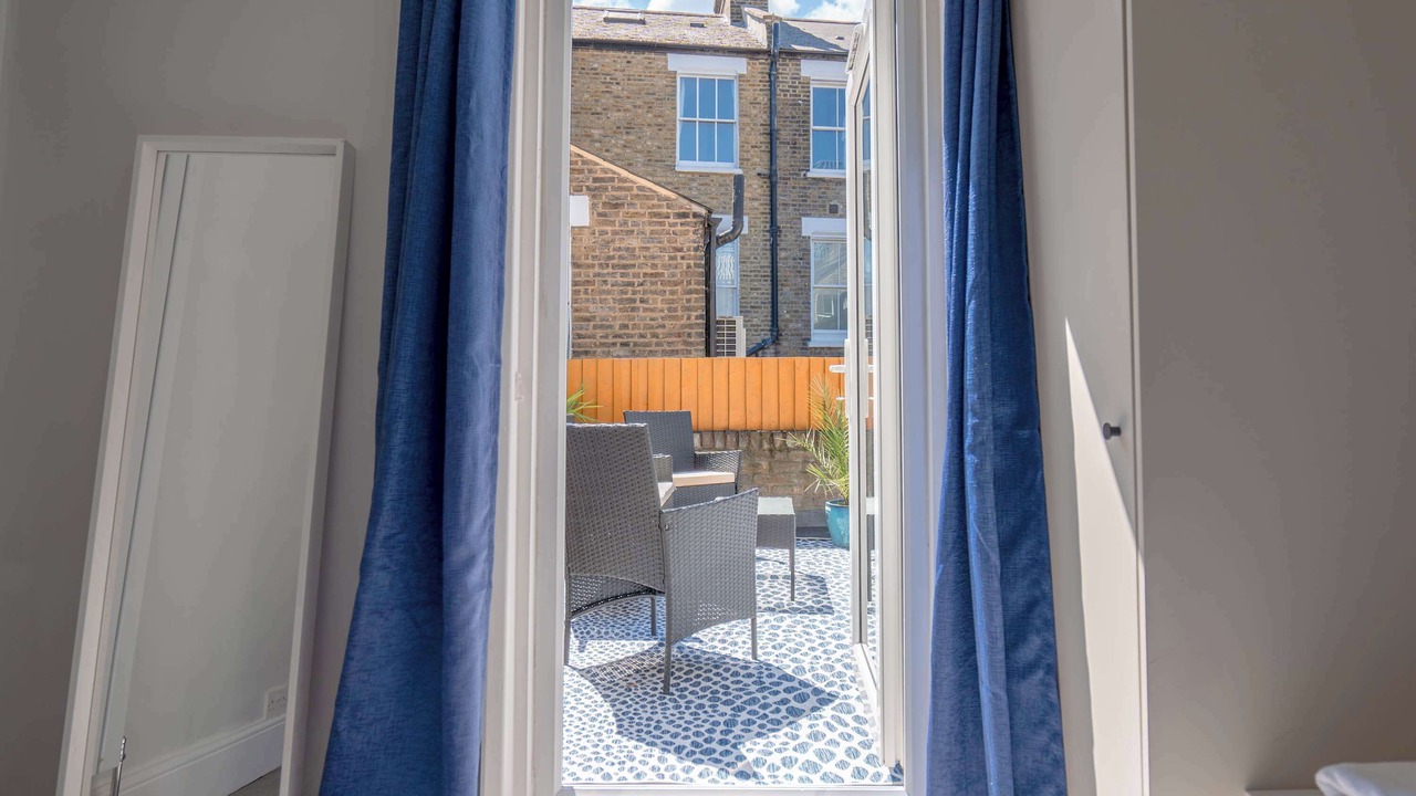 Photo of Others in Vauxhall