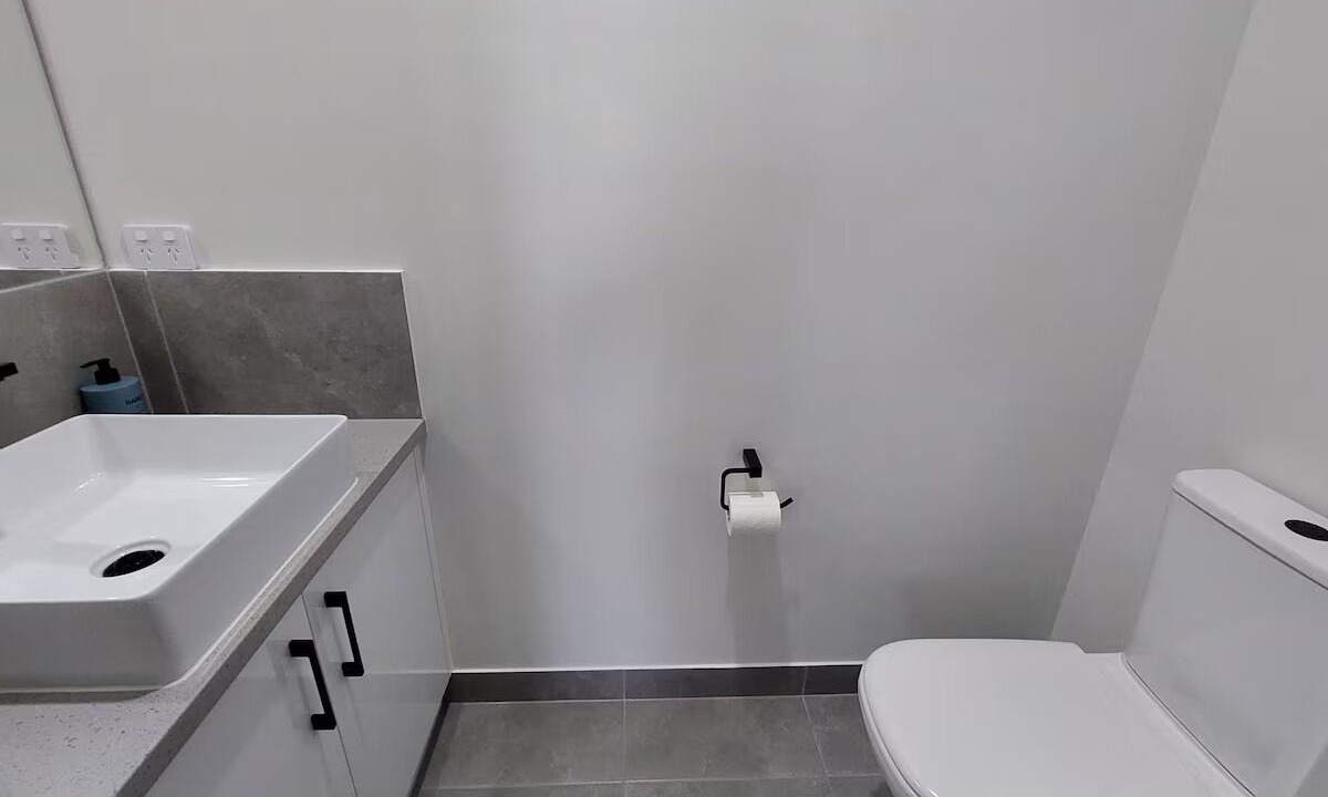 Photo of Bathroom in Yarrawonga