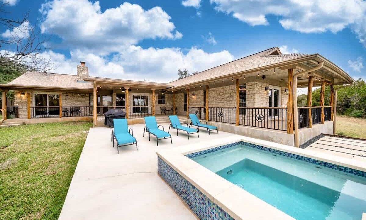 Photo of Outdoor in West Oak Hill