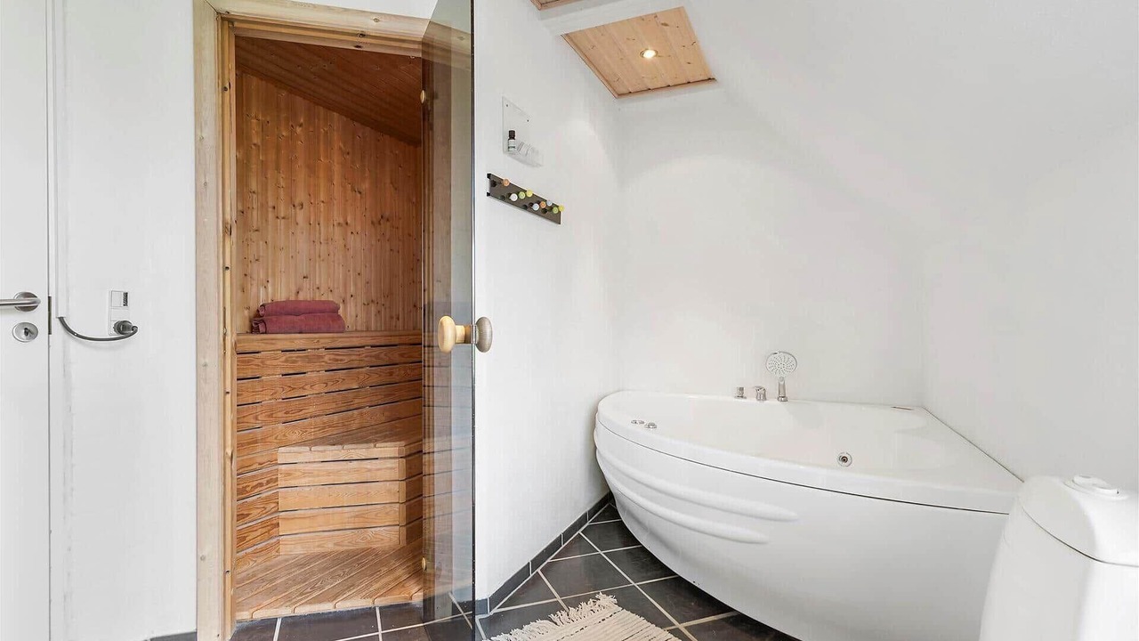 Photo of Bathroom in Haurvig