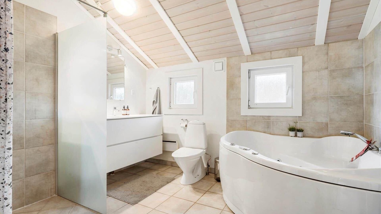 Photo of Bathroom in Haurvig