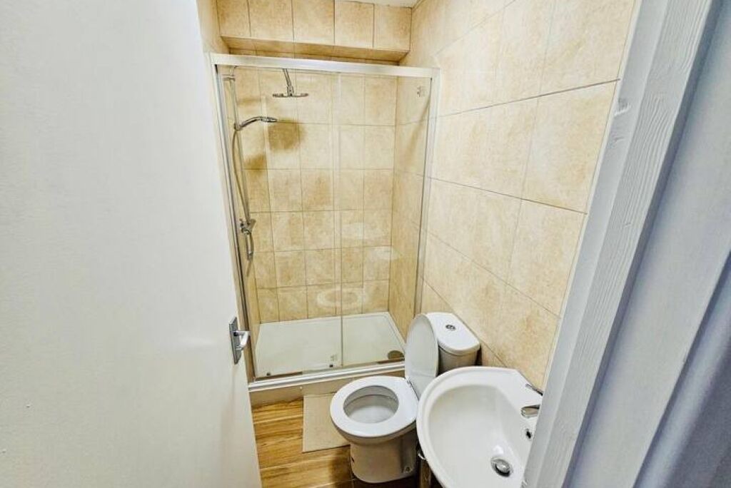 Photo of Bathroom in Ponders End