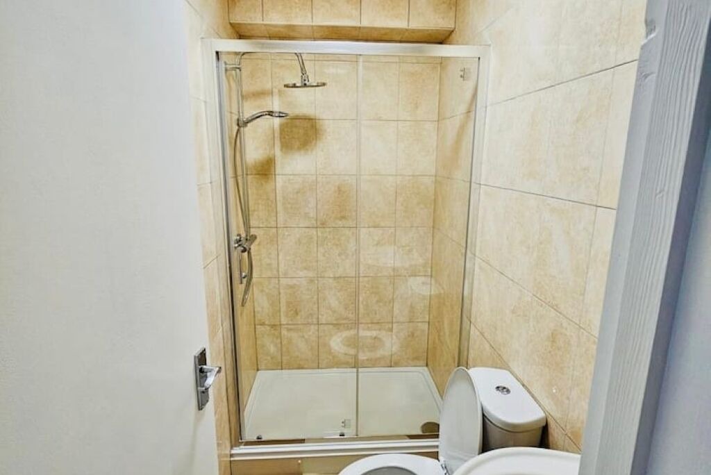 Photo of Bathroom in Ponders End