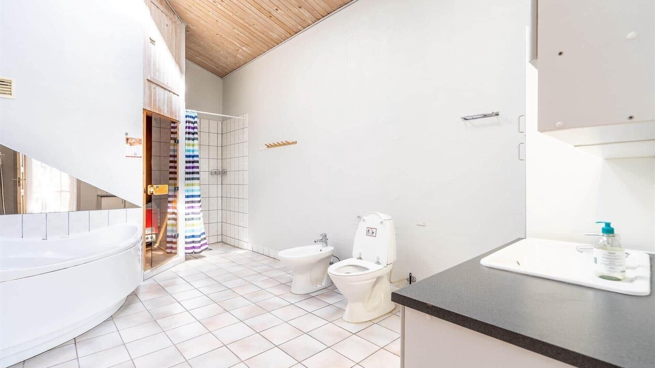 Photo of Bathroom in Haurvig