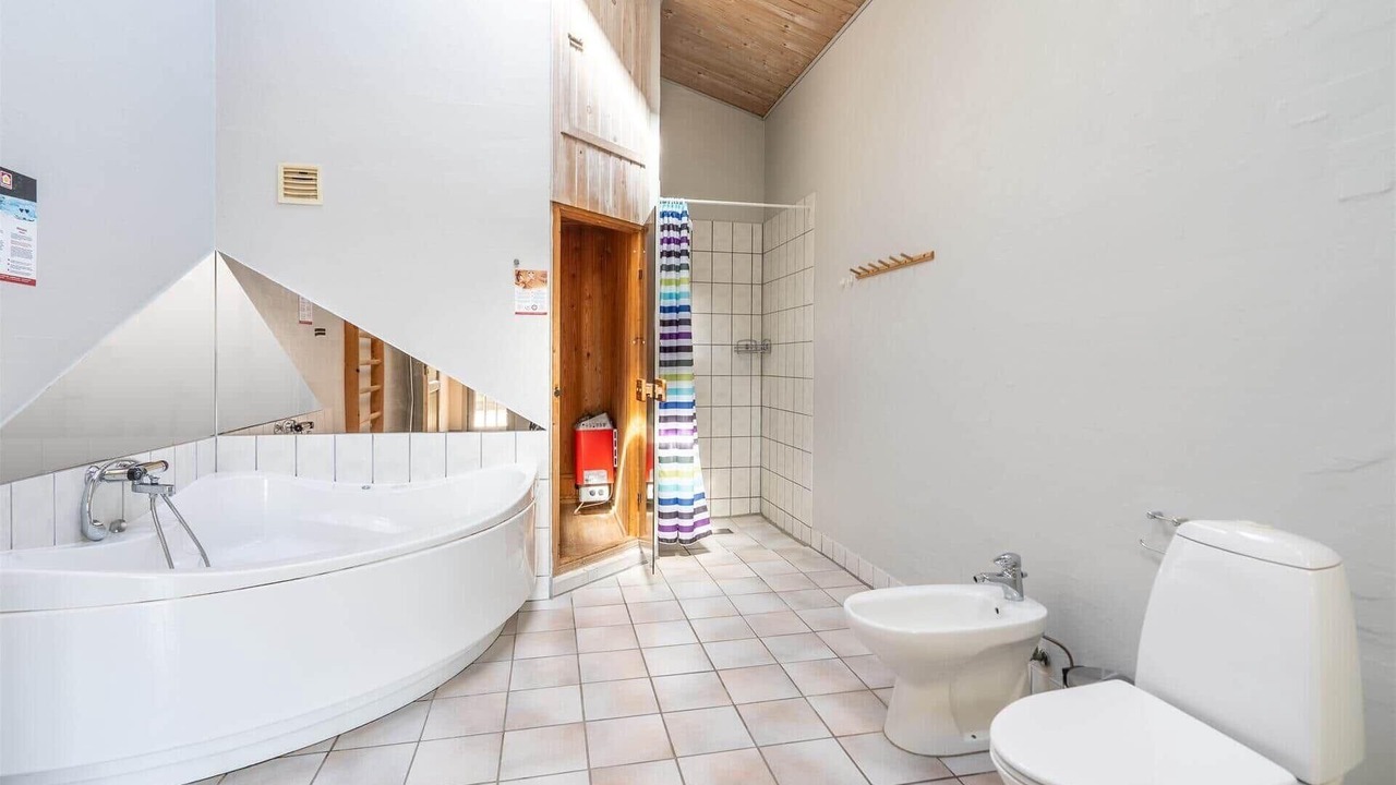 Photo of Bathroom in Haurvig