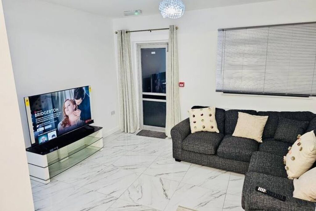 Photo of Livingroom in Ponders End