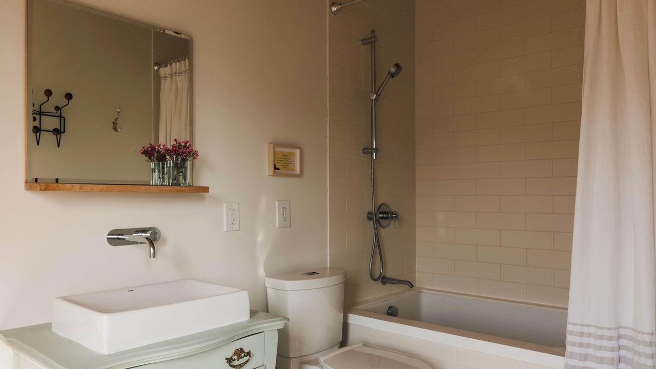Photo of Bathroom in Hillier