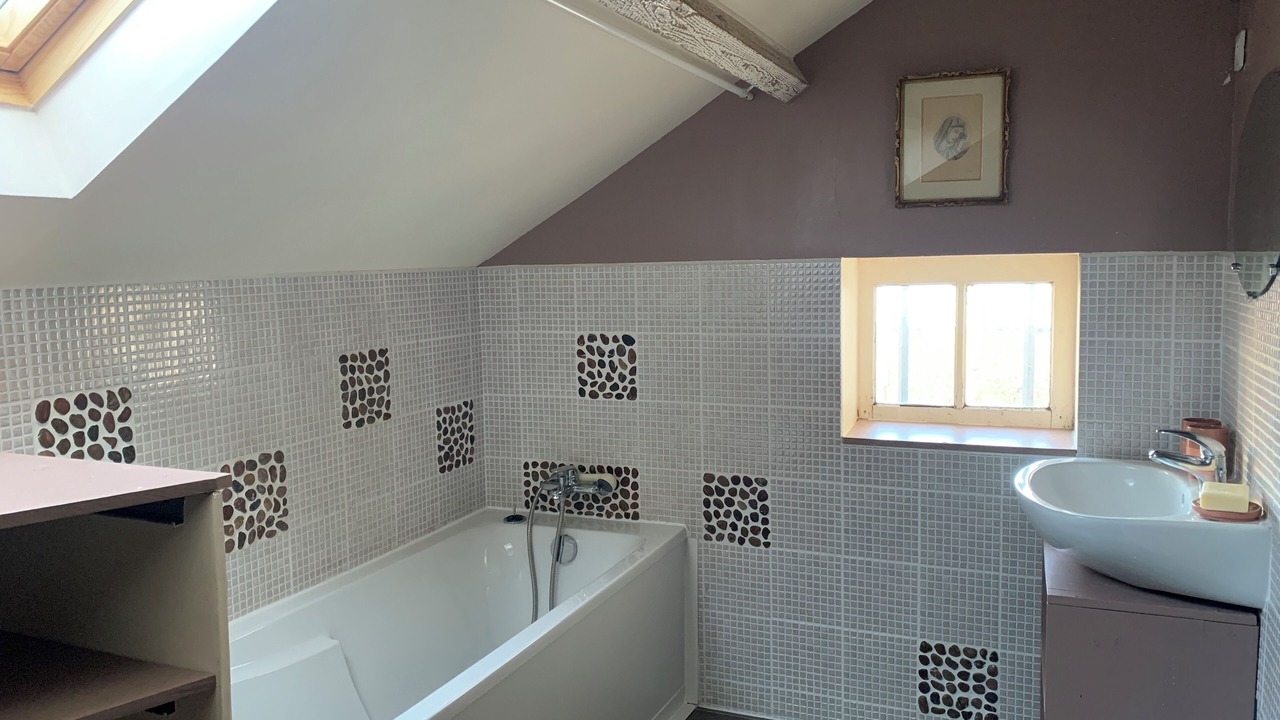 Photo of Bathroom in Lingevres