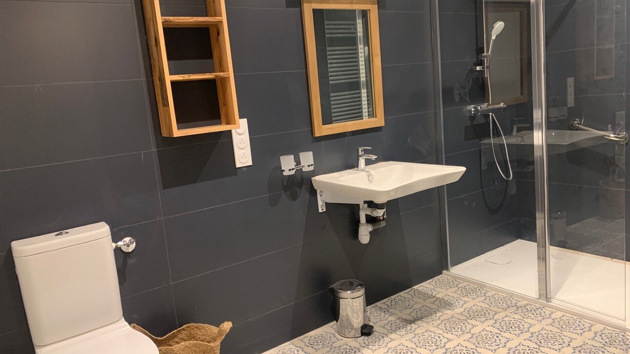 Photo of Bathroom in Lingevres