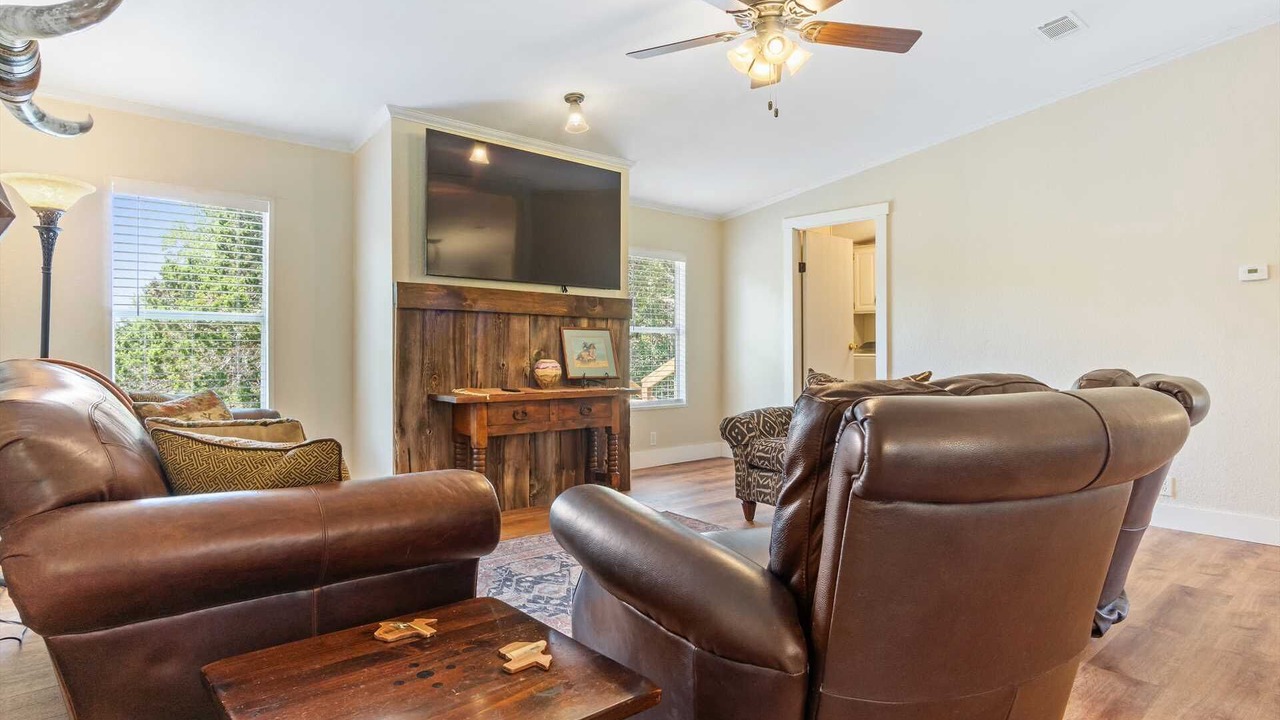 Photo of Livingroom in Pipe Creek