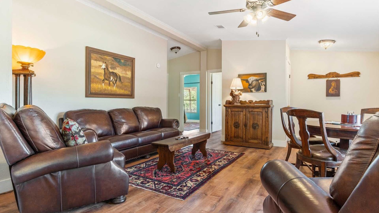 Photo of Livingroom in Pipe Creek