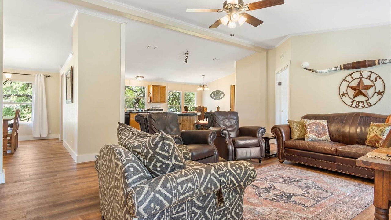 Photo of Livingroom in Pipe Creek