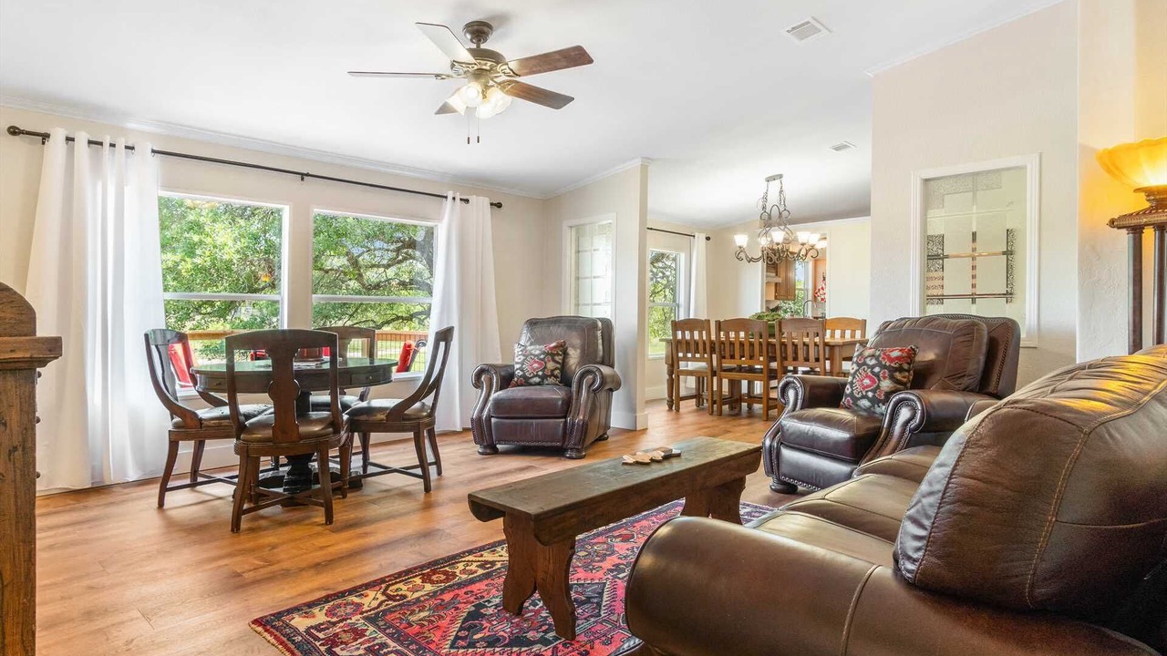 Photo of Livingroom in Pipe Creek