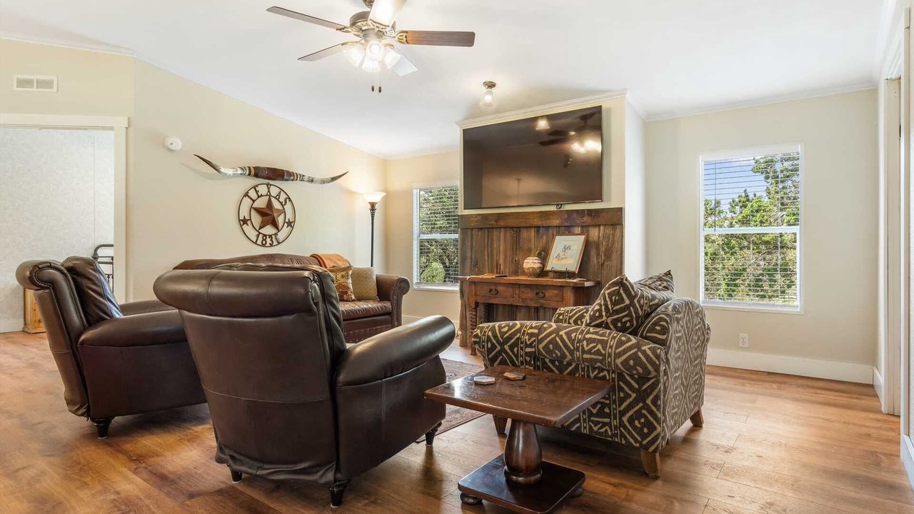 Photo of Livingroom in Pipe Creek