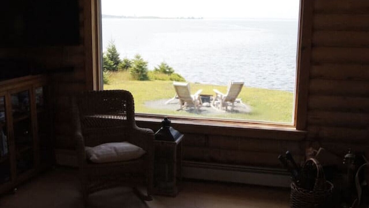 Photo of Livingroom in Halifax County