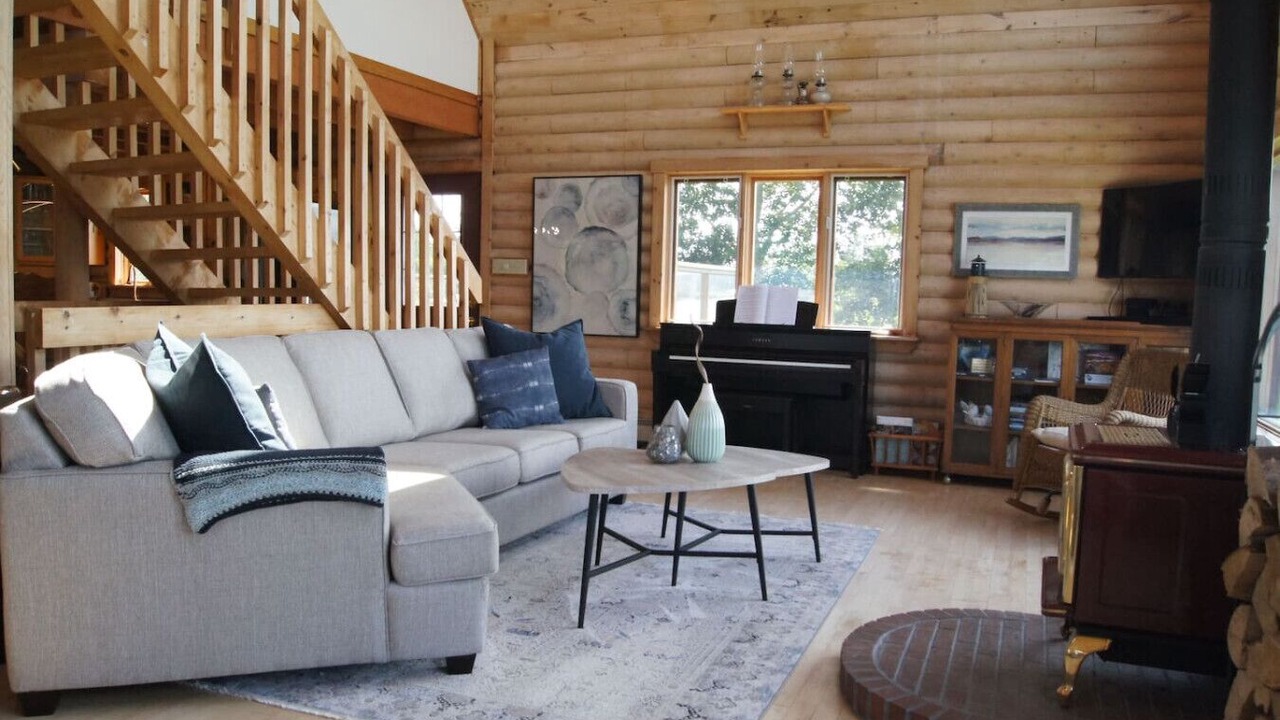 Photo of Livingroom in Halifax County