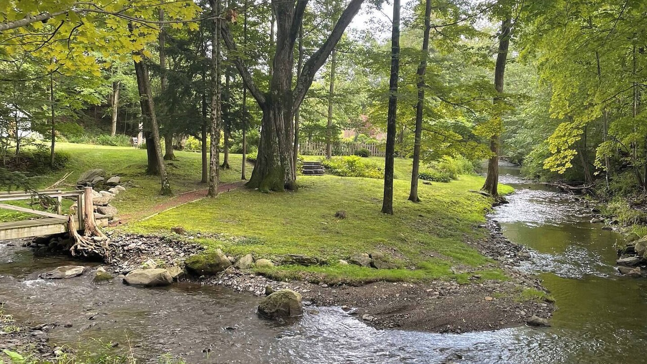 Photo of Others in Buskirk