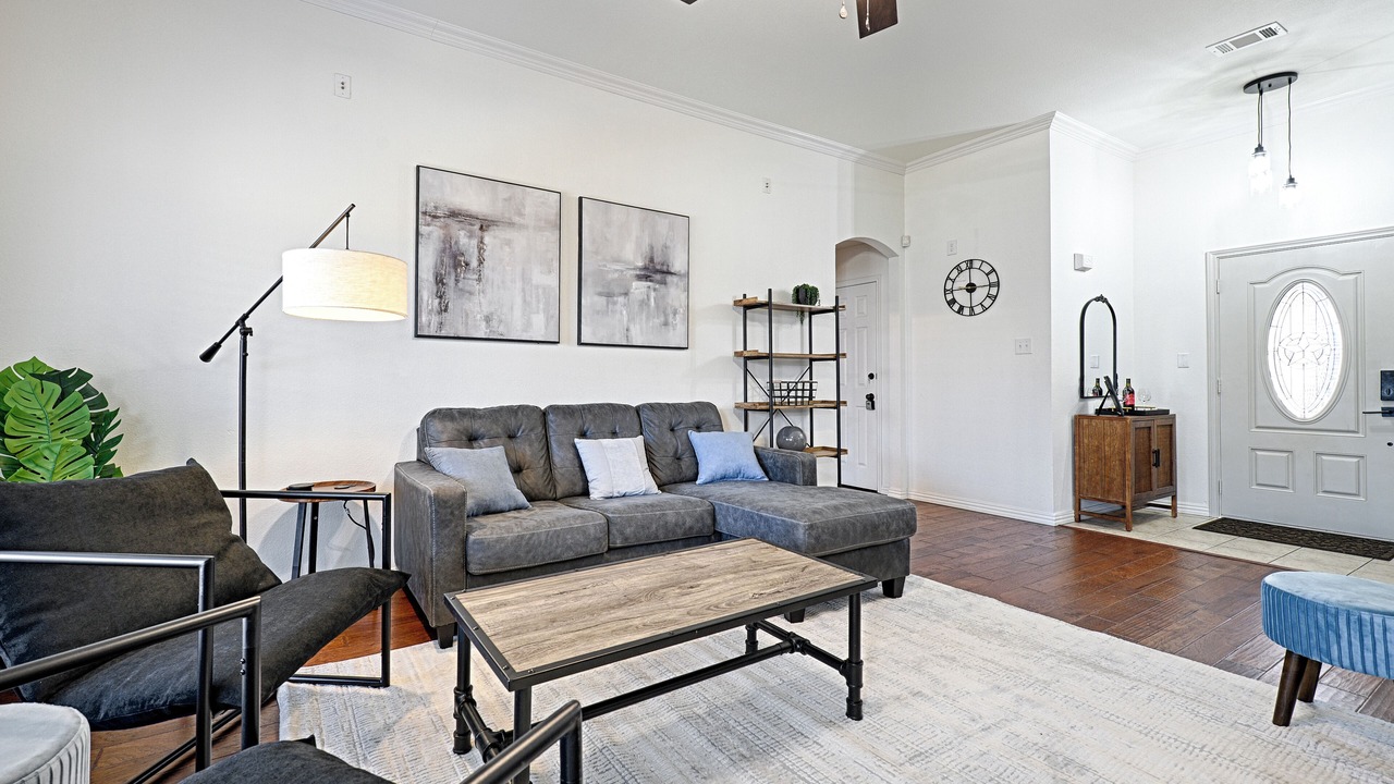 Photo of Livingroom in Burleson