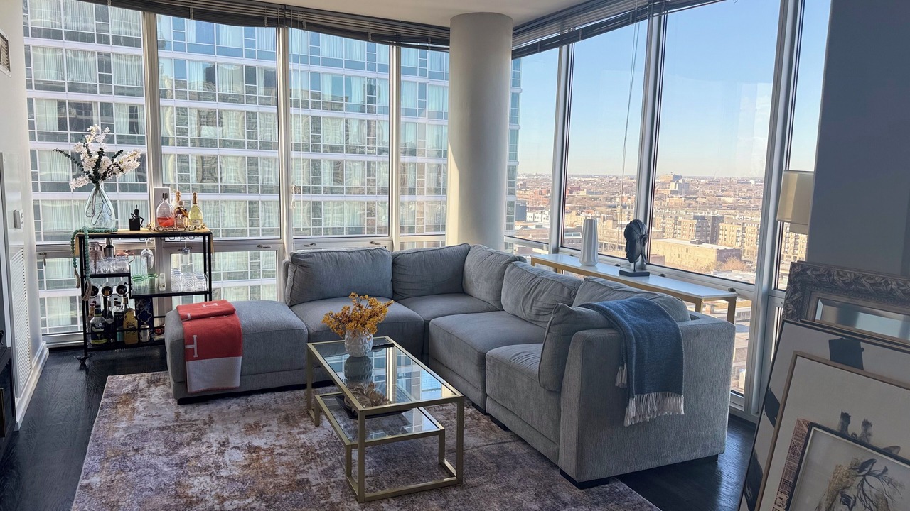 Photo of Livingroom in Near South Side